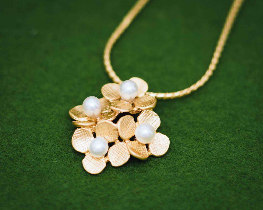 アジサイ ペンダントトップ ゴールド・パールバーション  (チェーンセット)