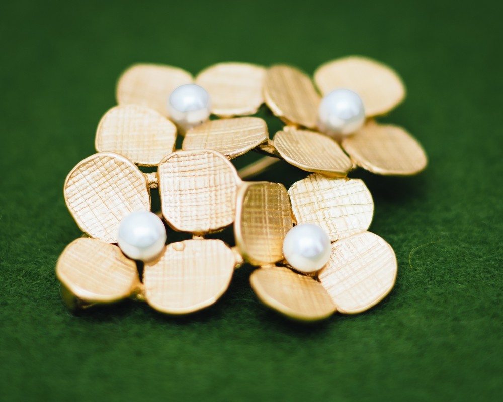 アジサイ ゴールド・パールバーション ブローチ/ペンダントトップ (チェーンなし)