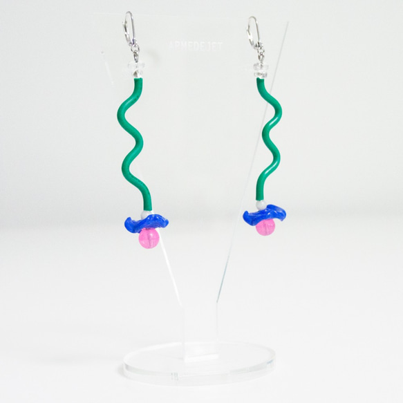 くねくねポップ Pierces / Earrings -memphis green- 2枚目の画像