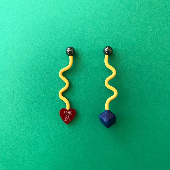 くねくねポップ Pierces / Earrings -lichtenstein yellow- 5枚目の画像