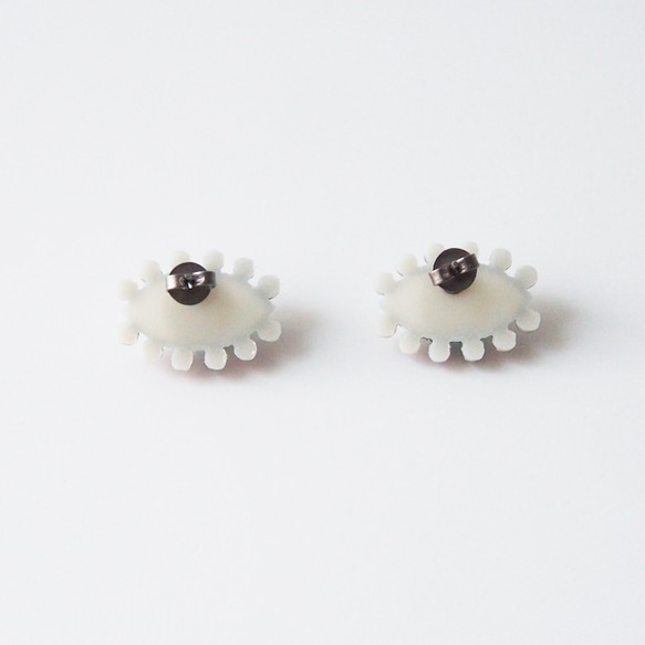 Medama Earrings -gray- 3枚目の画像