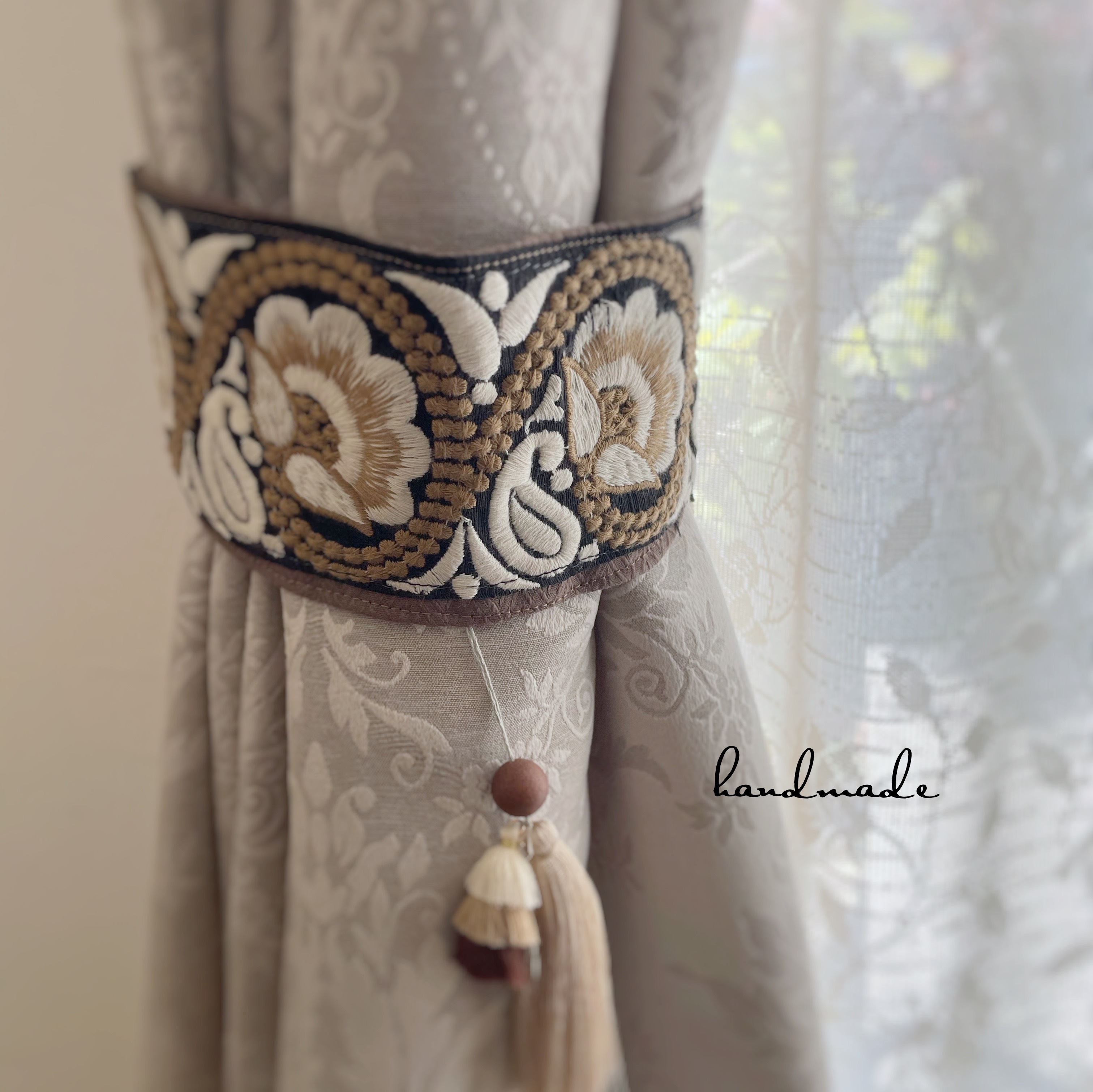 レシピ】インド刺繍リボンのタッセルキーホルダーの作り方【製作