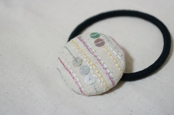 【送料込】秋の雨の刺繍のヘアゴム 4枚目の画像