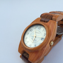 木の腕時計（オンコの木） 2枚目の画像