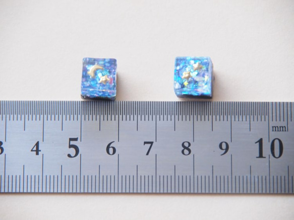 宇宙cube ピアス/イヤリング。blue 3枚目の画像