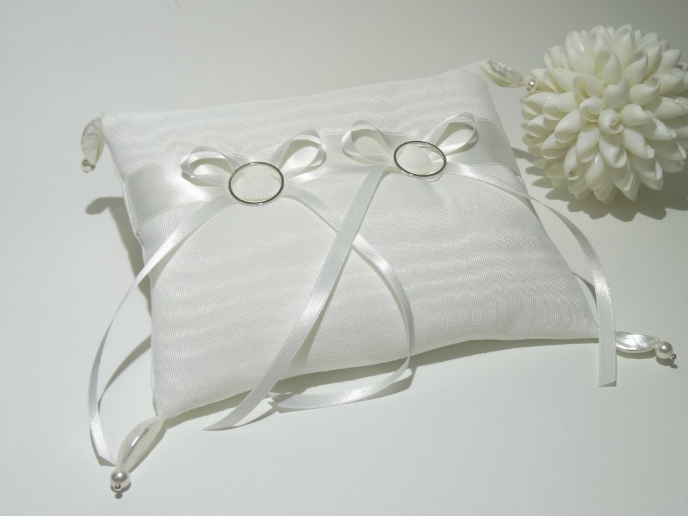 Summer wedding ceremony　Ring pillow  Garlic mouse and Cram R