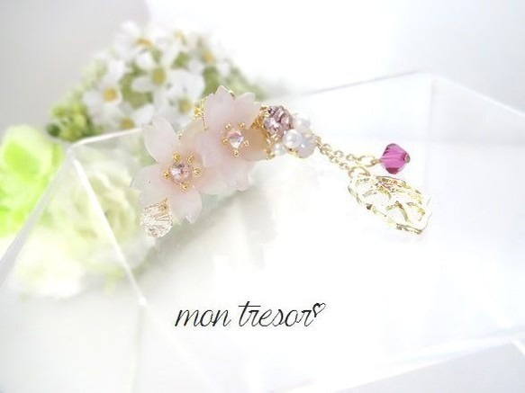 【再販:受注製作】cherry blossoms ear cuff (pink) 1枚目の画像