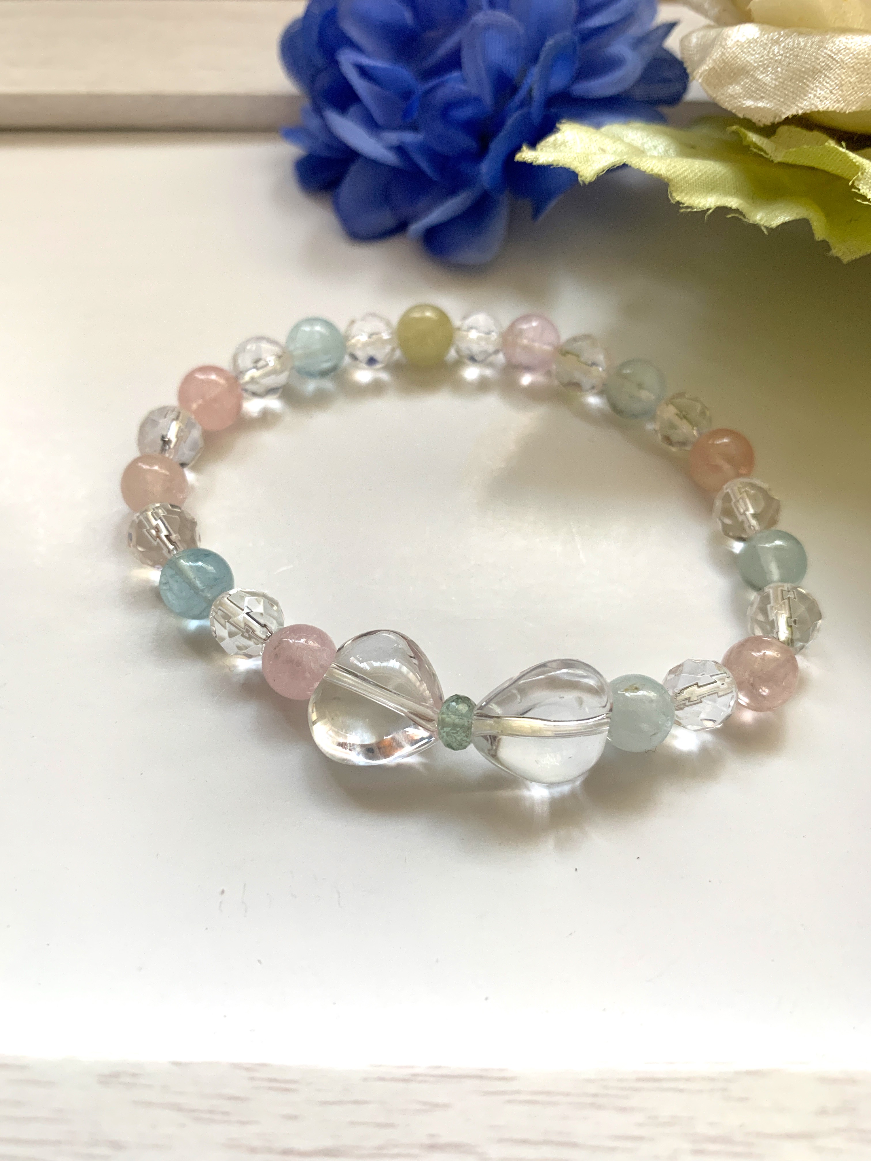 ベリルミックスとクリスタルのブレスレット