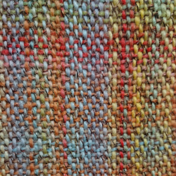 グラデーションの毛糸で仕上げた手織りマフラー 4枚目の画像