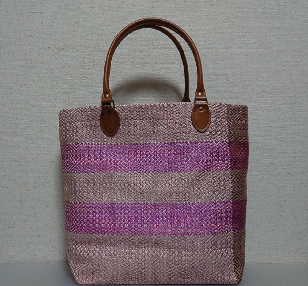 シルク使用の総柄のバッグ(エンジ系)