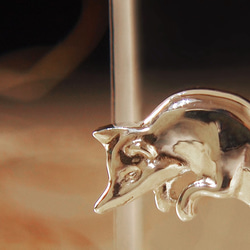 キツネブローチ 雄狐のジャンプ ぎんぎつねピンブローチ ピンバッチ