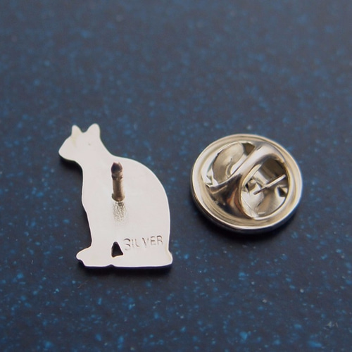 おすわり猫 ネコのピンブローチシリーズ③ 銀細工 シルバー925