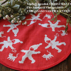 北欧スウェーデンから届きました。　ヴィンテージのクリスマステーブルマット　丸型約29cm　全国送料無料です。 1枚目の画像