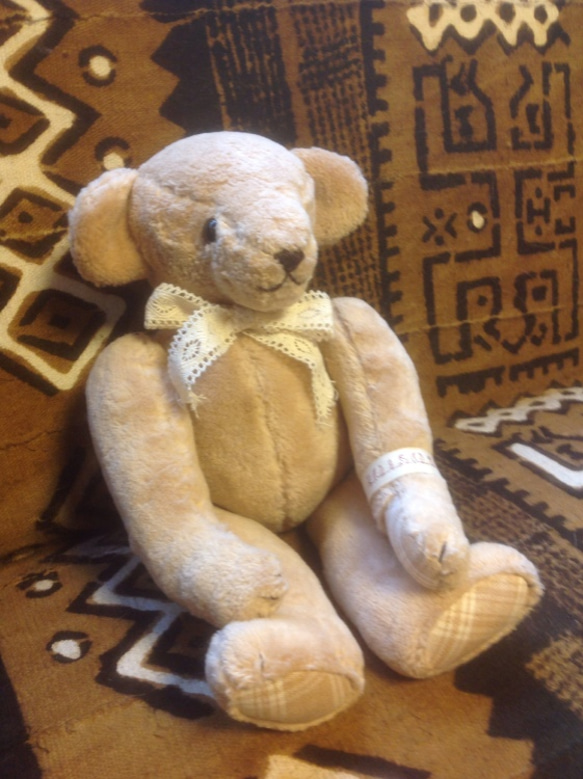 オーガニックコットンのテディベア201509191                                     天然の茶綿のオーガニックコットンでキャッツベリーという短い毛足のある素材を使い、中綿もオーガニック MY1952439225(15000円)