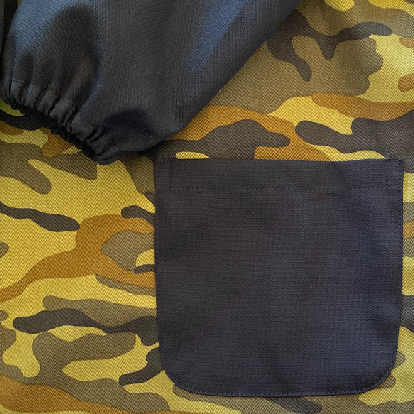 迷彩柄のスモック 長袖 120サイズ  カーキ×ブラック カモフラ カモフラージュ 2枚目の画像