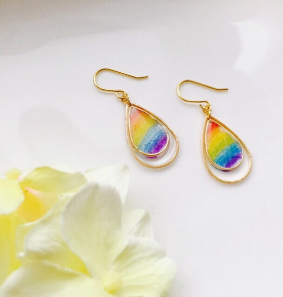 ぷっくり色鉛筆の虹色ピアス ピアス（フック・チェーン） dma 通販