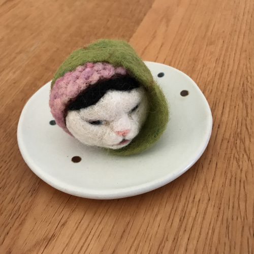桜餅ねこ 羊毛フェルト fete chi_ko 通販 5696164｜Creema(クリーマ)