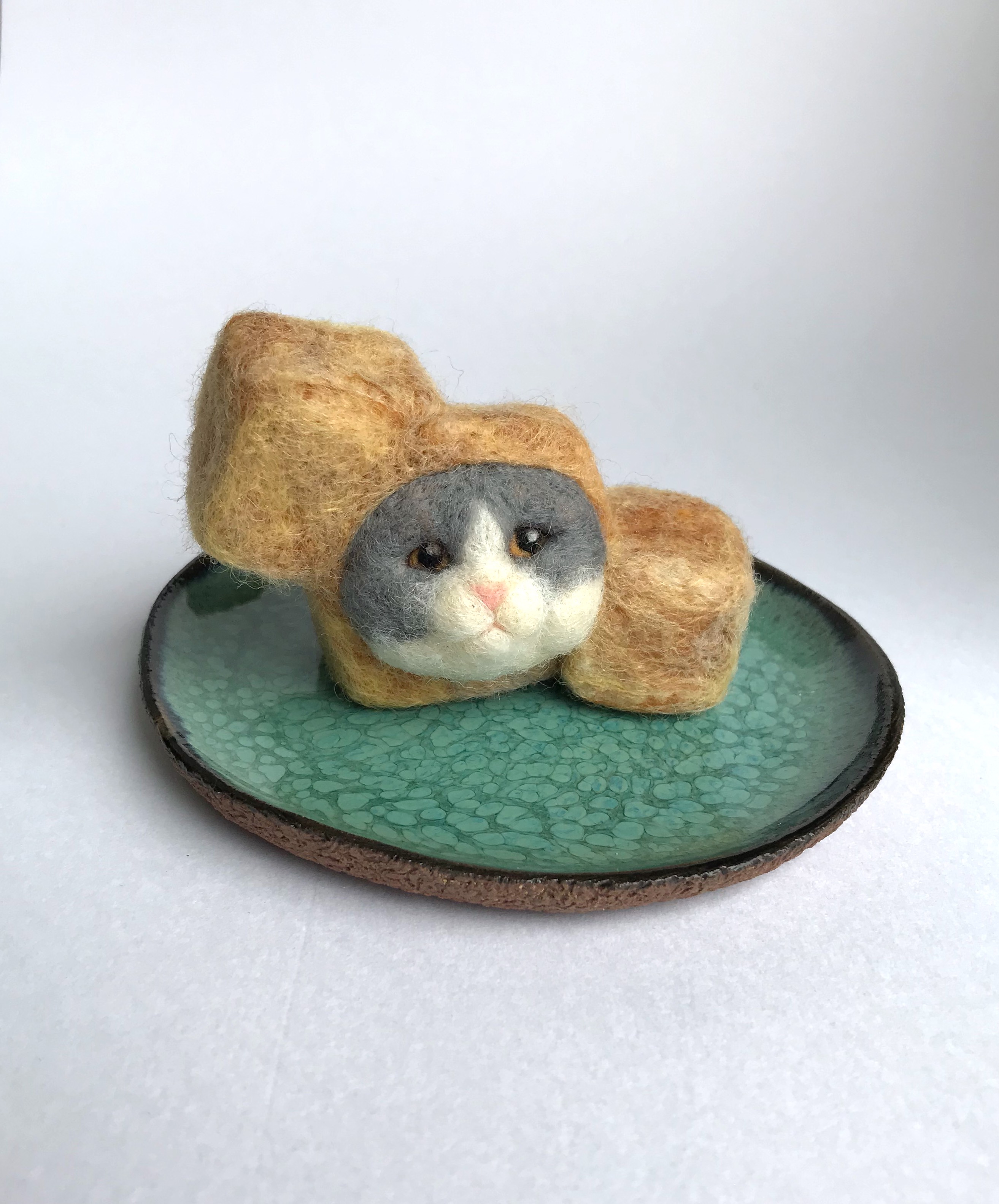 ハンドメイド★羊毛フェルト　夏　ネコ　うちわ　サンダル　麦わら帽子 ハンドメイド☆羊毛フェルト 夏 ネコ うちわ サンダル 麦わら