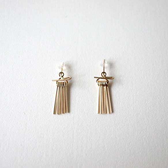 Short line fringe pierce 14kgf 耳環 第2張的照片