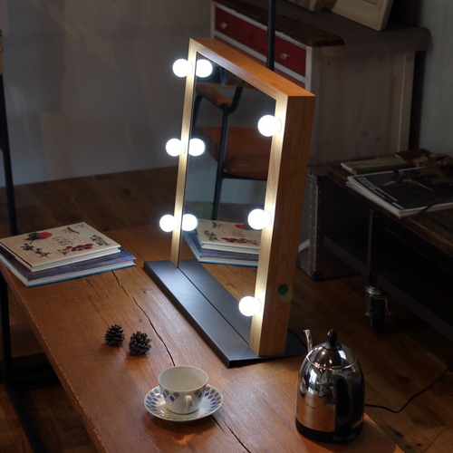 ハリウッドミラーLEDこれがあればお部屋がいつでも女優の楽屋に変身