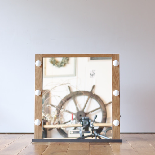 ハリウッドミラーLEDこれがあればお部屋がいつでも女優の楽屋に変身