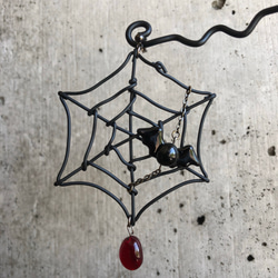 《受注販売》ハロウィン♪蜘蛛の巣とこうもりピアス 4枚目の画像