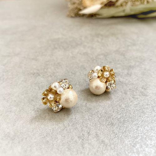 春のフラワービジューピアス・イヤリング ピアス（スタッド・一粒 