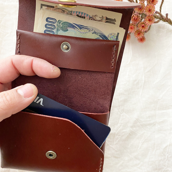すべて入って取り出しやすい　ブラウンレザーの小さい財布 4枚目の画像