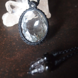 カット水晶　マクラメ　ペンダント　ネックレス　天然石 1枚目の画像
