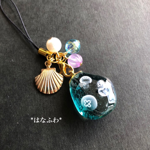 シーグラス レジン チャーム ストラップ クラゲちゃんかな♡ シーグラスのストラップ＊クラゲ 携帯ストラップ はなふわ* 通販