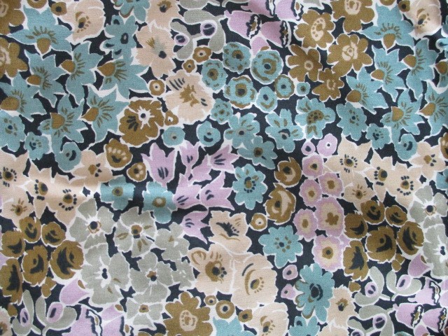 リバティ　Rossellie (ブルーグリーン・ピンクラベンダー系)ヨークブラウスSML