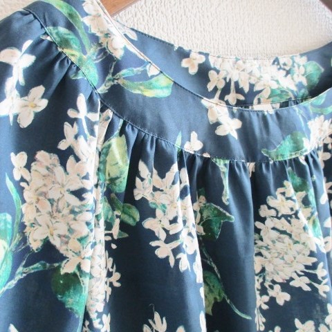 リバティ♪Archive Lilac　ネイビー系　ヨークブラウスSML