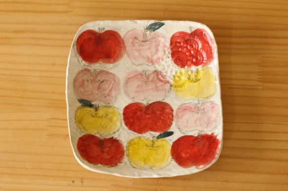 粉引きりんごのトースト皿。 1枚目の画像