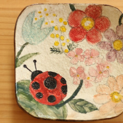 粉引きてんとう虫とお花のトースト皿。 3枚目の画像