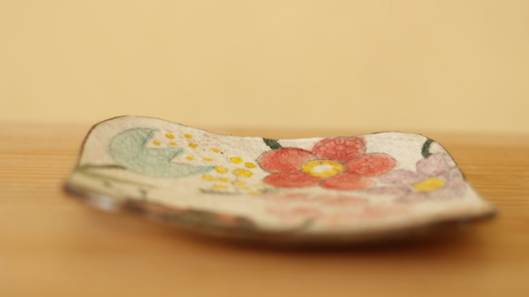 粉引きてんとう虫とお花のトースト皿。 7枚目の画像