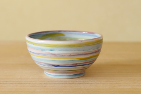 ブルーのしましまのお茶碗。 飯碗やまぐちあさこ。 的作品