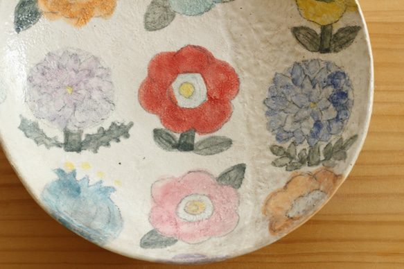 粉引きカラフルなお花のパスタ皿。 3枚目の画像
