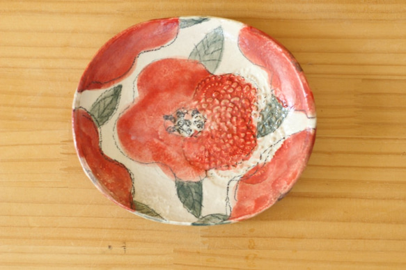 粉引きパステルカラーのお花のケーキ皿。 2枚目の画像