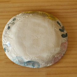 粉引きパステルカラーのお花のケーキ皿。 7枚目の画像