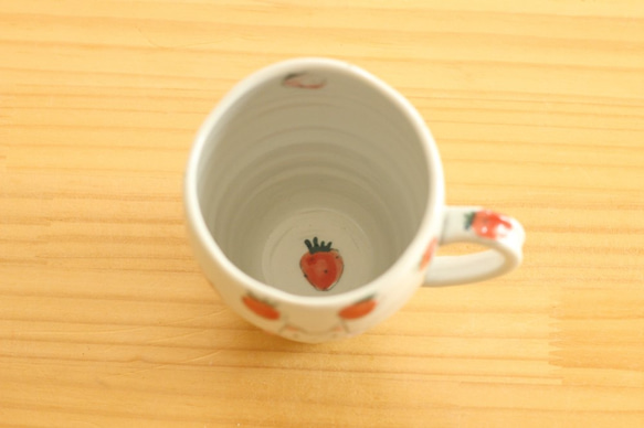イチゴとリスのカップ。 4枚目の画像