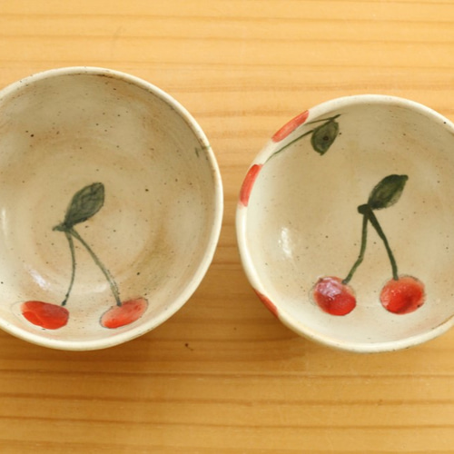 粉引きさくらんぼのお茶碗。 茶碗・めし碗 やまぐちあさこ