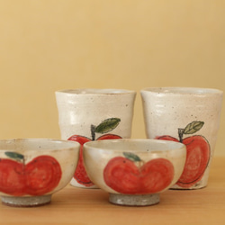 ※K様オーダー品粉引きりんごのお茶碗とフリーカップ2個セット。 1枚目の画像