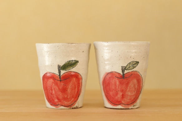 ※K様オーダー品粉引きりんごのお茶碗とフリーカップ2個セット。 3枚目の画像