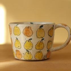 ※Chen-fang様オーダー品　粉引き黄色とオレンジの洋なしのカップ。 1枚目の画像
