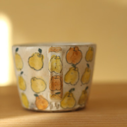 ※Chen-fang様オーダー品　粉引き黄色とオレンジの洋なしのカップ。 3枚目の画像