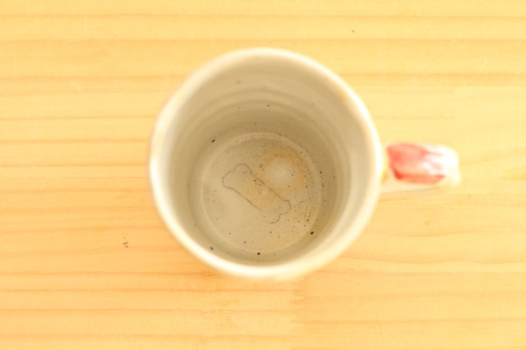 カラフルドットの中のワンちゃんのカップ。 4枚目の画像