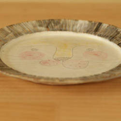 粉引きライオンのリム皿。 4枚目の画像