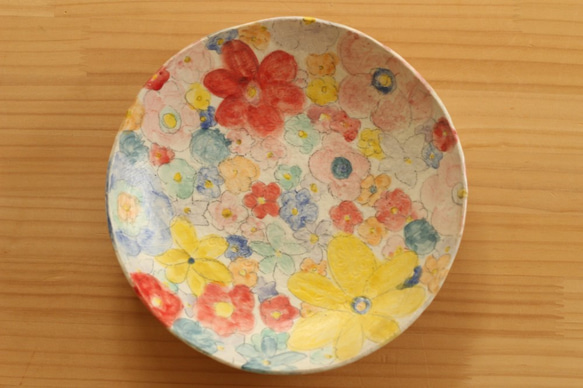 ※受注制作粉引き　カラフルお花畑のパスタ皿 1枚目の画像