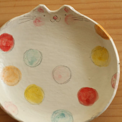 五顏六色的圓點Konabiki貓橢圓形的蛋糕盤。 第2張的照片