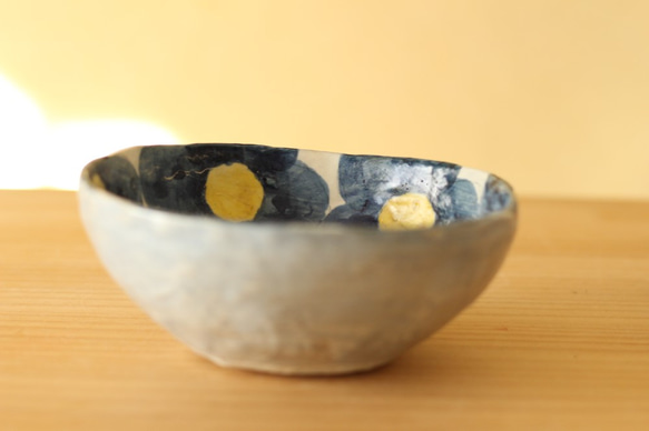 粉拉沙拉碗的花藍妝。 第2張的照片
